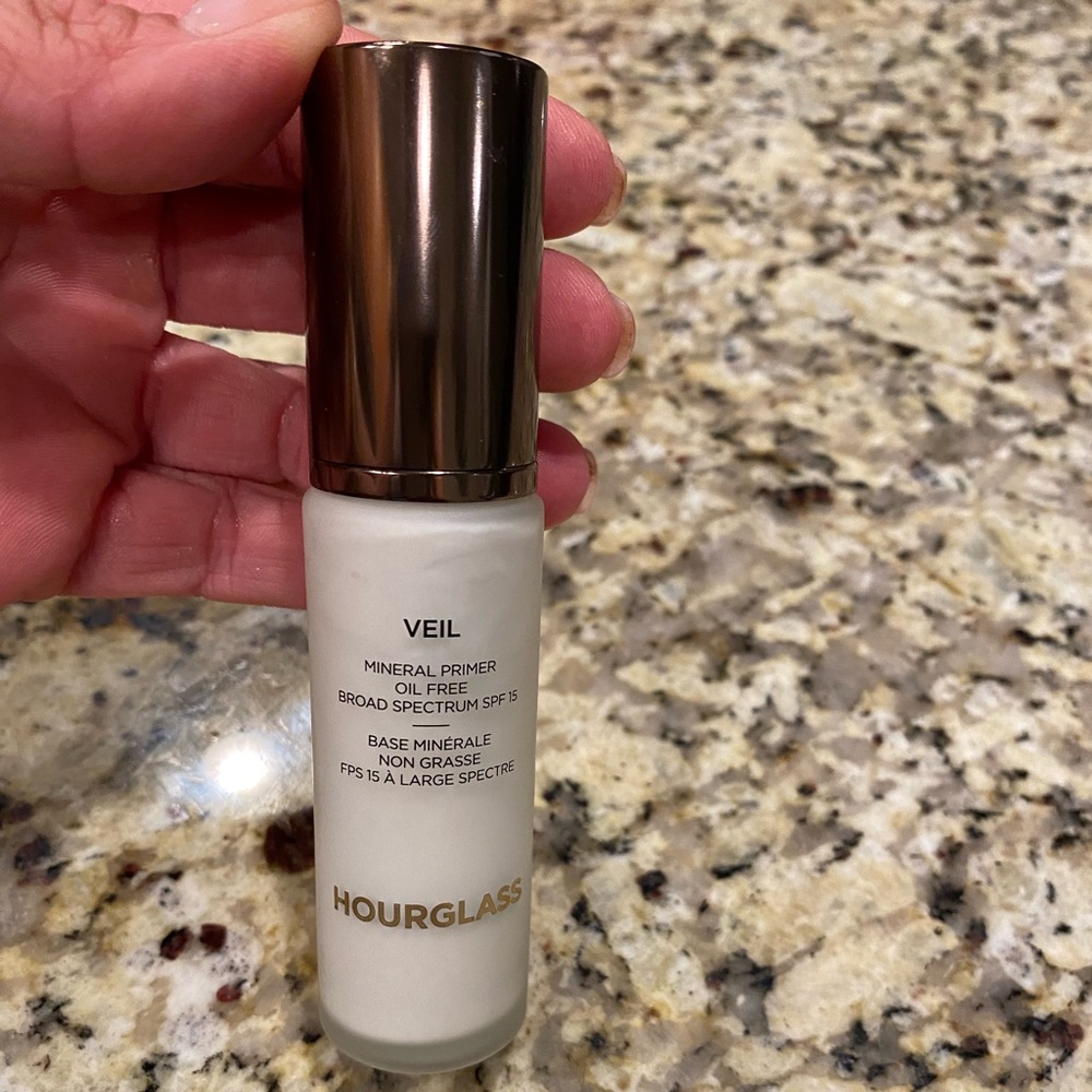 Hourglass Veil Mineral Primer
